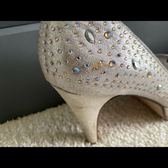 Formal dress heels - Picture 6 of 7